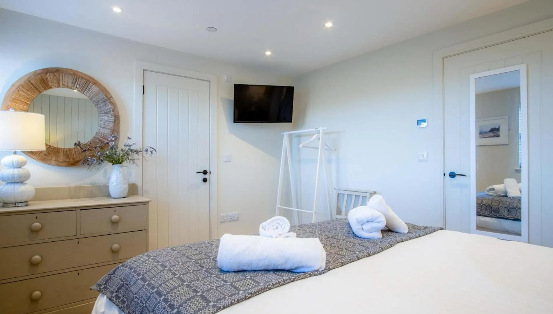 Holiday home Ty Florence - 3 Bedroom Cottage - Bayview Oxwich