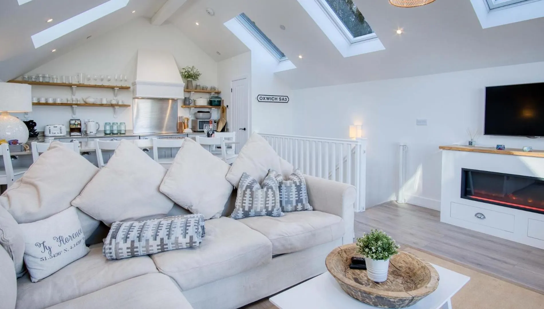 Ty Florence - 3 Bedroom Cottage - Bayview Oxwich 0*,